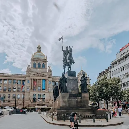 Calm Wenceslas Square Apartment Prague